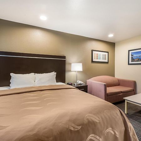 Quality Inn & Suites Near Nas Fallon Zewnętrze zdjęcie