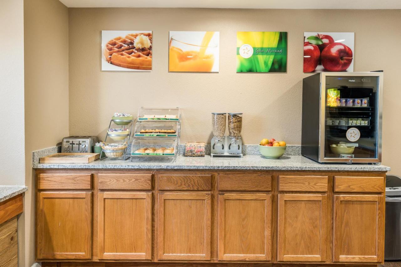 Quality Inn & Suites Near Nas Fallon Zewnętrze zdjęcie