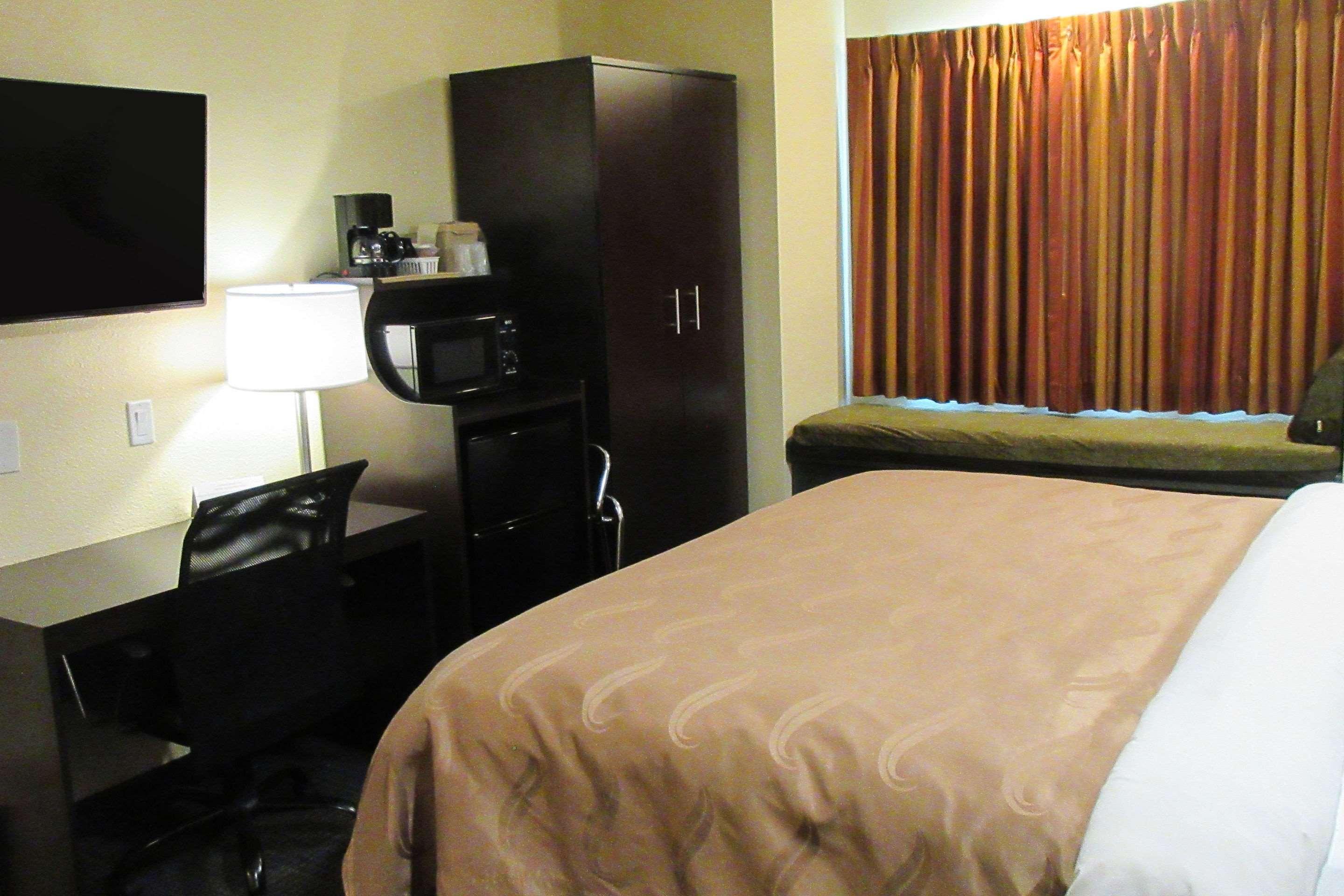 Quality Inn & Suites Near Nas Fallon Zewnętrze zdjęcie